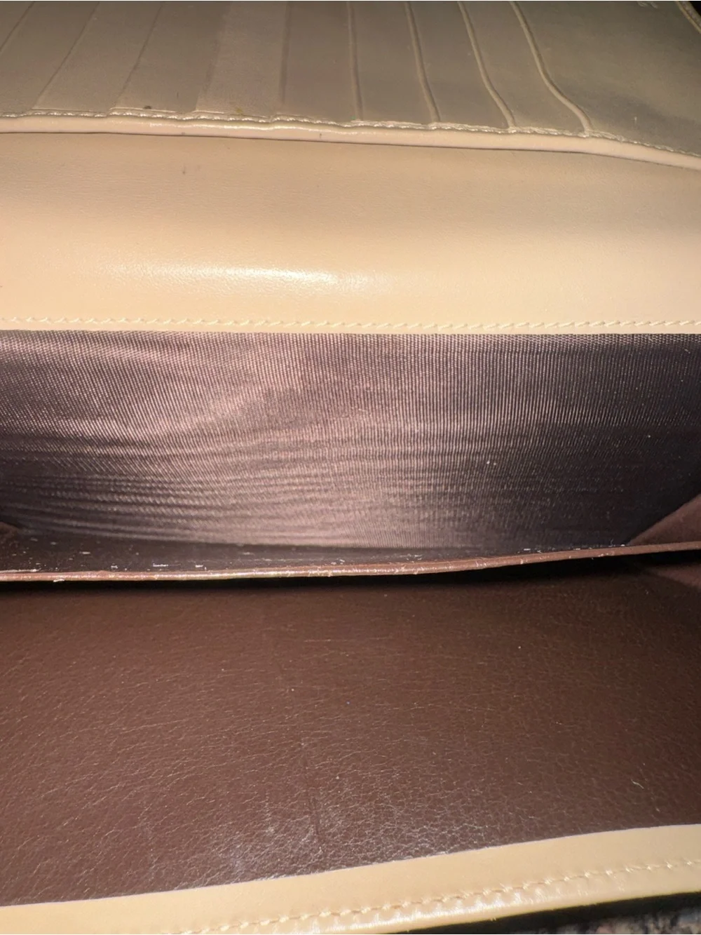 Gucci Beige Leather Wallet with box and care card. - Picture 5 of 7